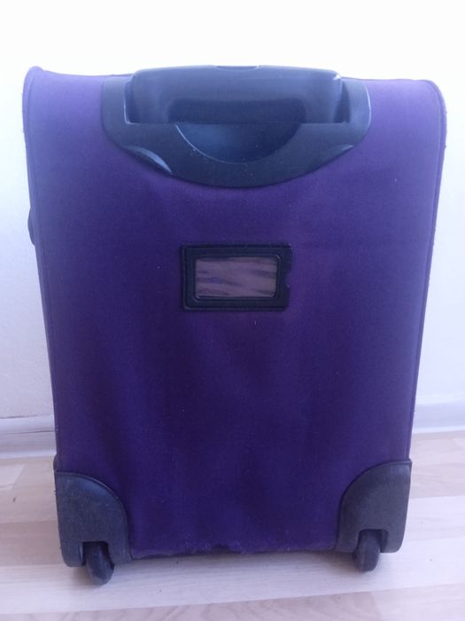 Продаётся чемодан б/у(текстиль)