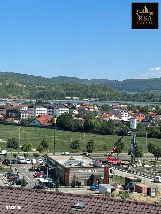 Apartament 2 camere de vanzare et 8 |lift| zona Ostroveni Rm. Valcea