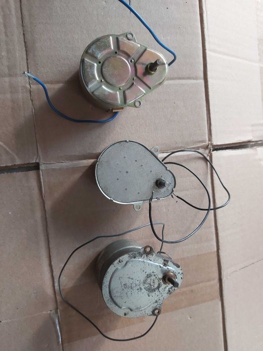 Lot Motoare Sincrone / Micromotoreductoare Industriale 220V (Crouzet, IREL Mediaș)