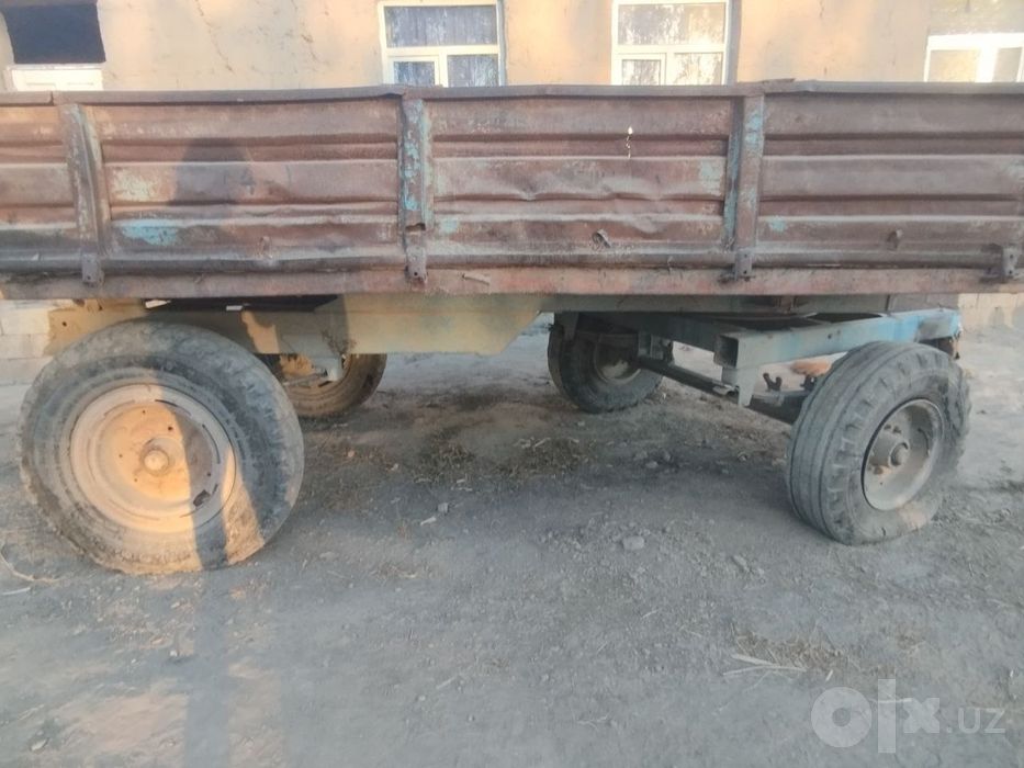 Traktor sotiladi