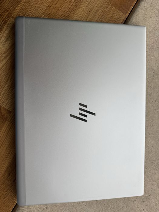 HP Elitebook 830 G5 si DELL Latitude 5400