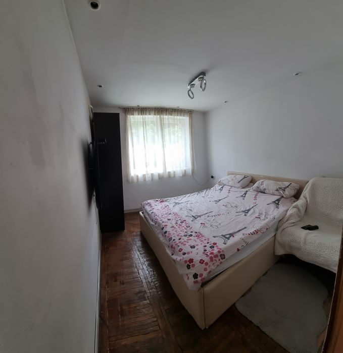 Apartament 2 camere decomandat, centrul orașului Brezoi, vedere la Vârful Țurțudan