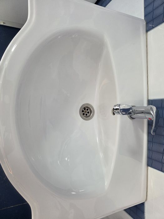 Vând chiuveta in stare foarte bună
