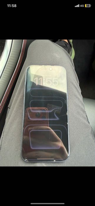 Продавам iphone 17 pro Blue