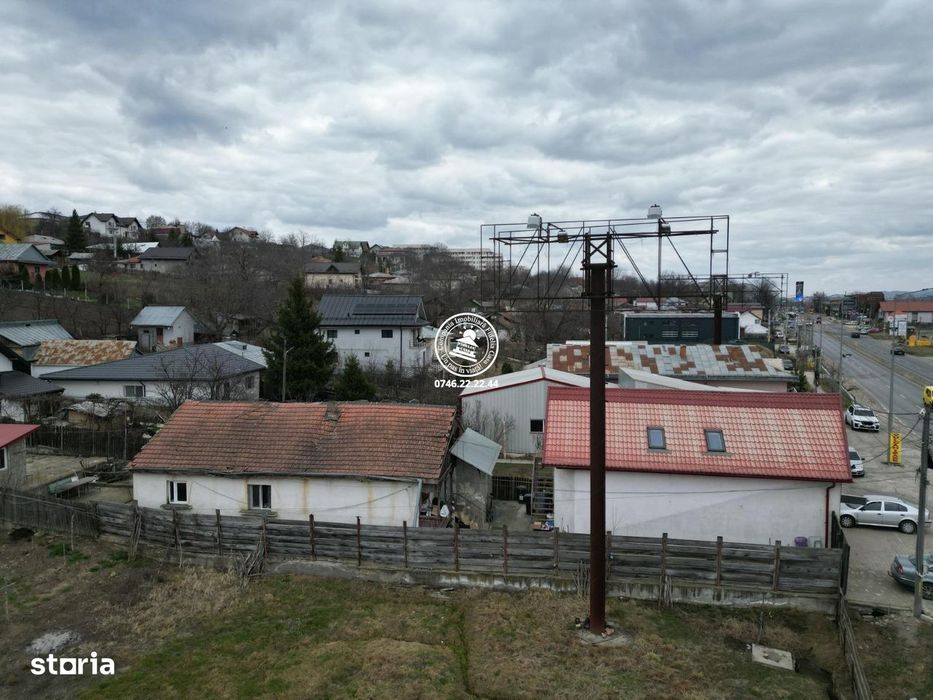 Spatiu comercial si loc de casa
