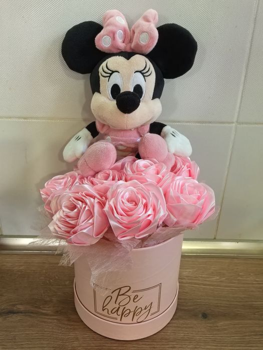 Букети от сатенени рози