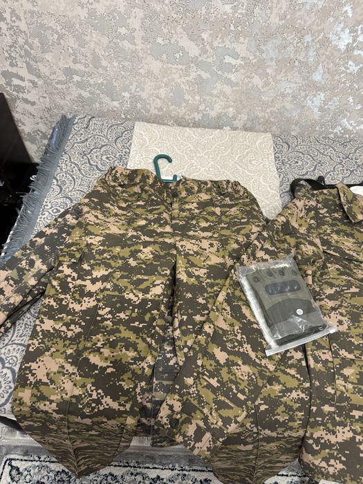 Военная одежда ( все комплект есть)