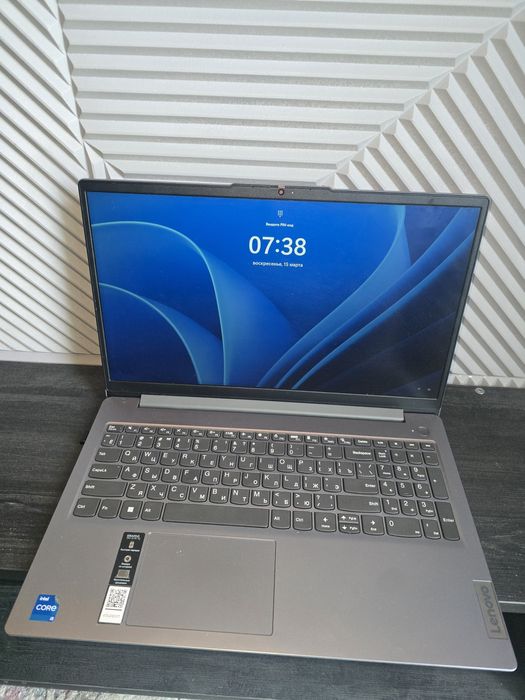 - Продам ноутбук