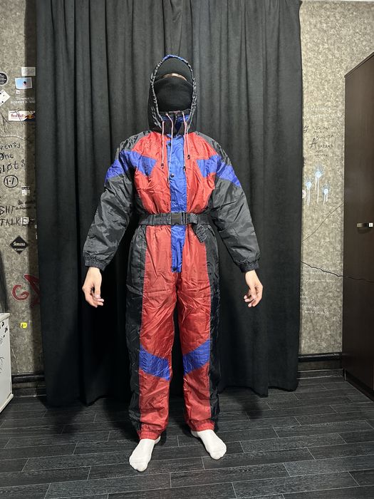 Лыжный комбинезон