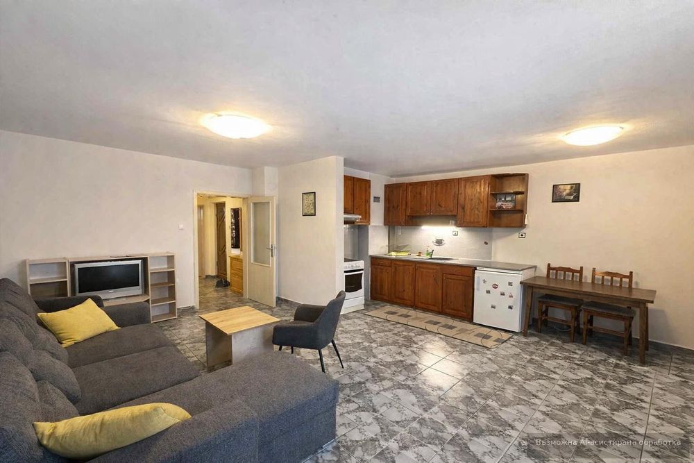 Двустаен апартамент под наем в Център