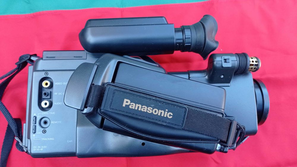 Видеокамера  Panasonic с  касети