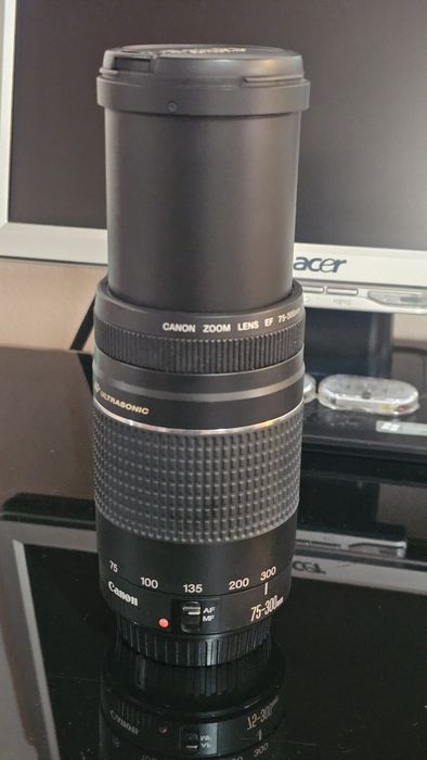 Obiectiv canon 75-300 mm