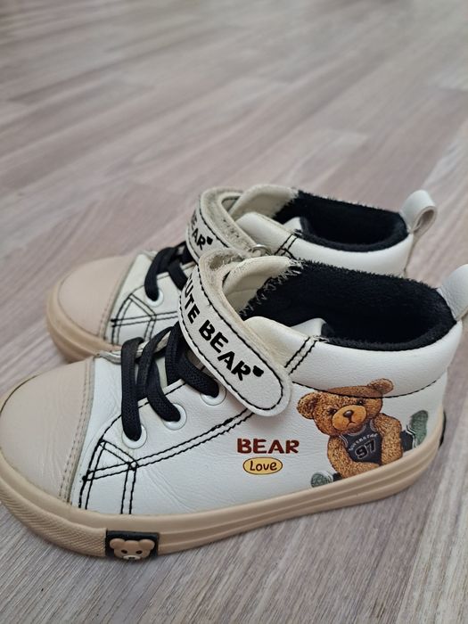 Продам обувь для девочки