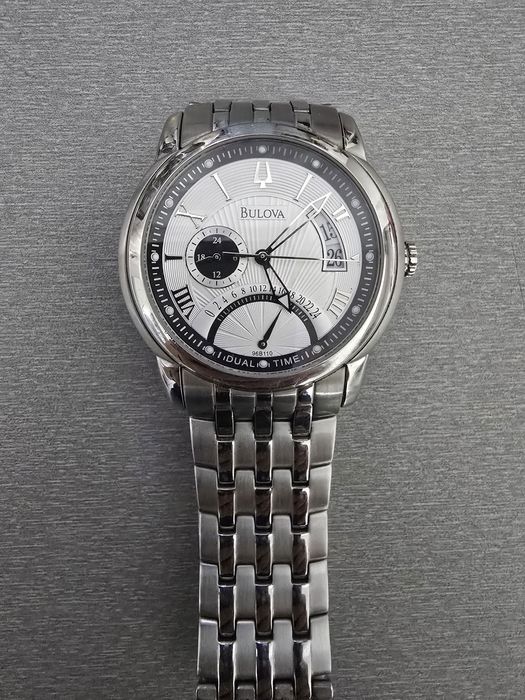 Ceas Bulova deosebit.