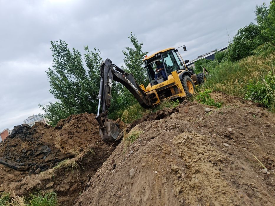 Lucrari si Servicii profesionale inchiriere buldo excavator,camion,bo