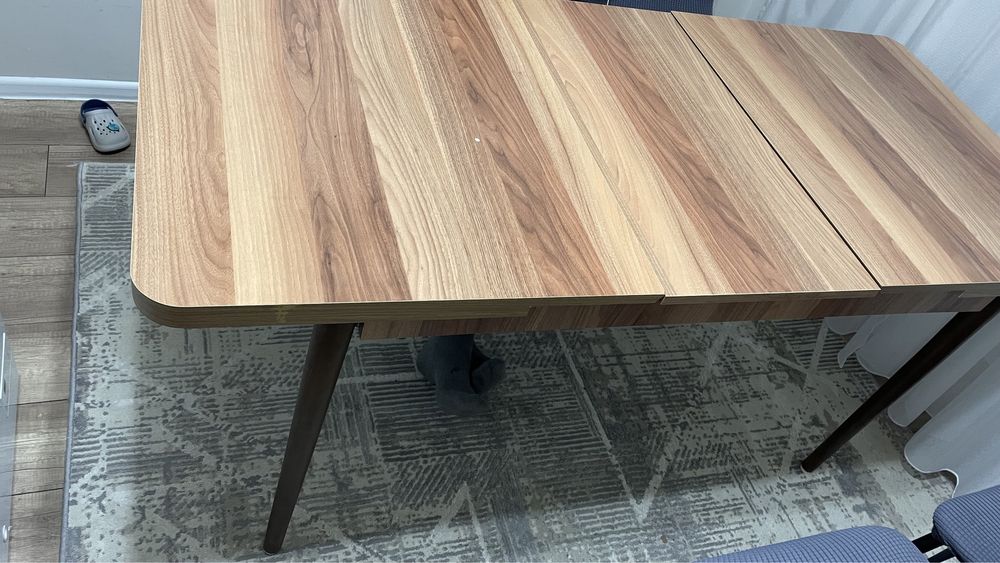 Продам кухонный стол