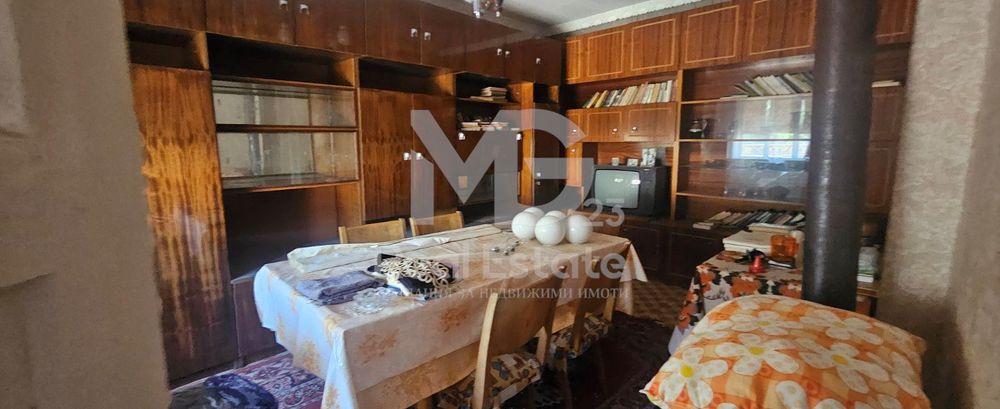 Къща в Пловдив, област-с.Тополово площ 162 цена 94500