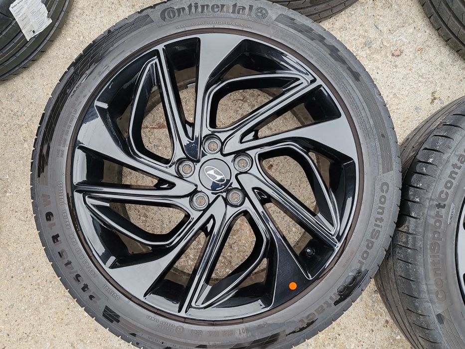Hyundai Tucson 245/45/19