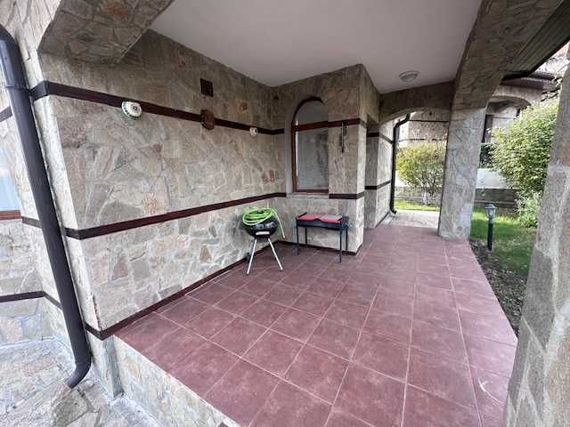 Самостоятелна къща с две спални и басейн в к-с „Vineyards Resort“