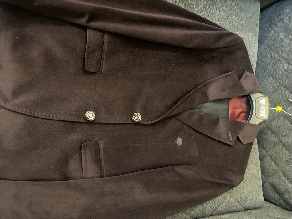 Костюмы и пиджаки