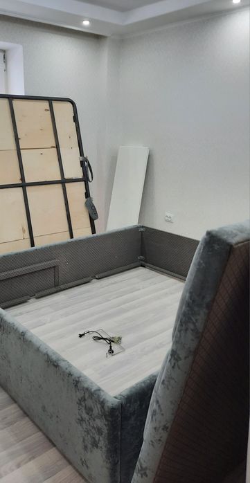 Кровать с матрасом