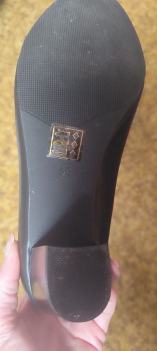 Стилни, удобно, черни обувки