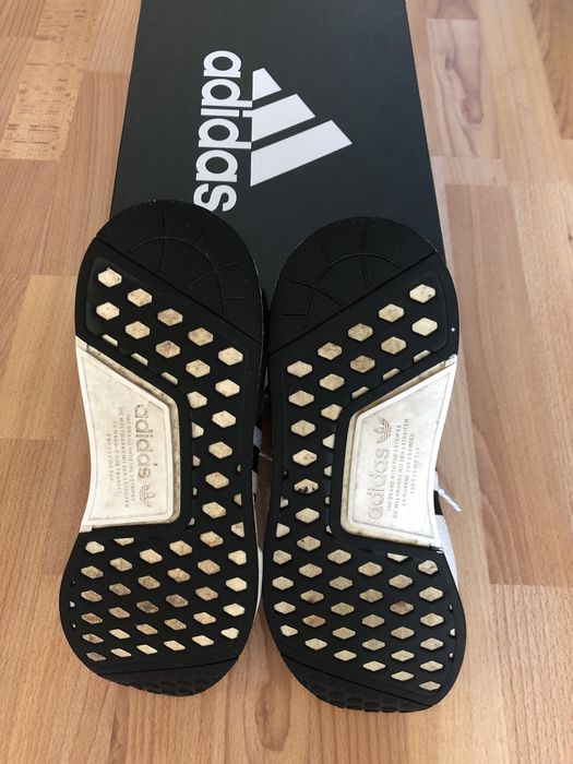 Маеатонки Adidas NMD R1 V2