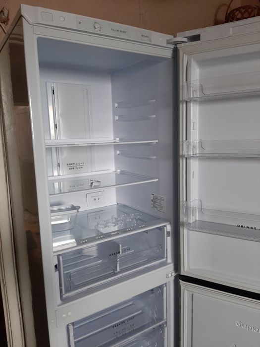 Продам холодильник Бирюса 840NF белый