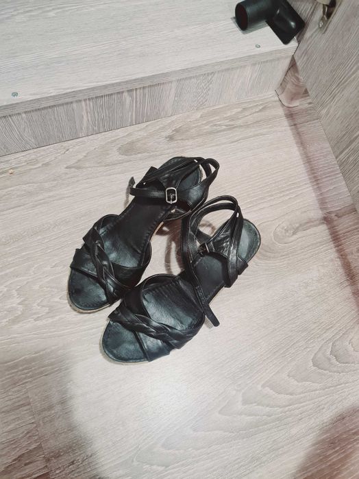 Черни сандали естествена кожа