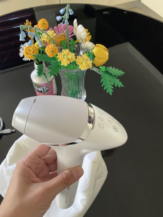 Epilator IPL  Philips Lumea seria 8000 EPLBRI940