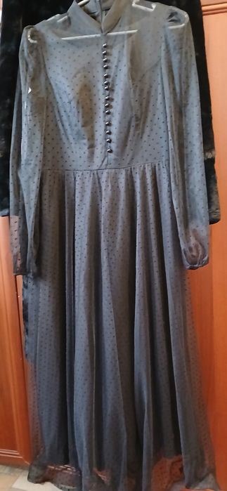 Продам платье почти новое одевала один раз