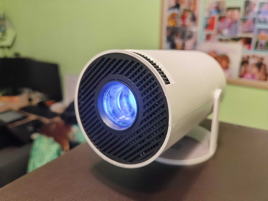 Смарт Проектор HY300 - Android 11 130 инча екран HDMI WiFi BT USB