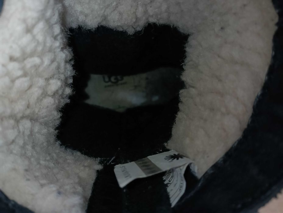 UGG кожени черни ботуши N 39 - 29 лв