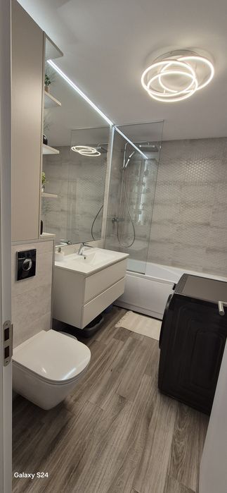 Închiriez studio/garsoniera de lux