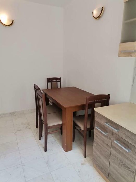 Тристаен апартамент в ж.к. Хаджи Димитър.