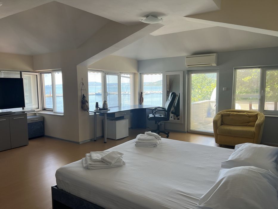 Дава се под наем Етаж от къща в Балчик - 200 кв.м за 229.5 € - Снимка #18