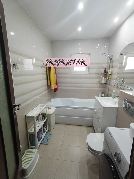 Vând apartament cu doua camere în zona Bucovinei.