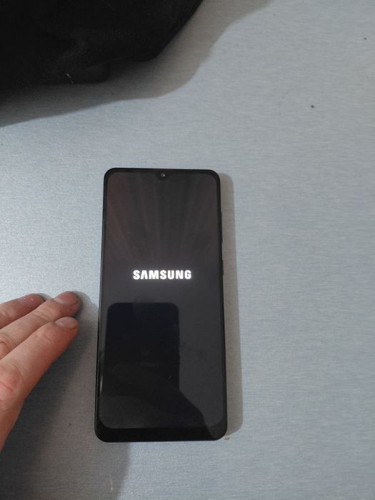 Продам телефон Samsung Galaxy A31   4+4/64GB