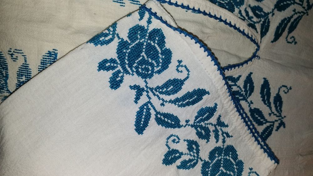 Costum popular vechi, peste 100 de ani.