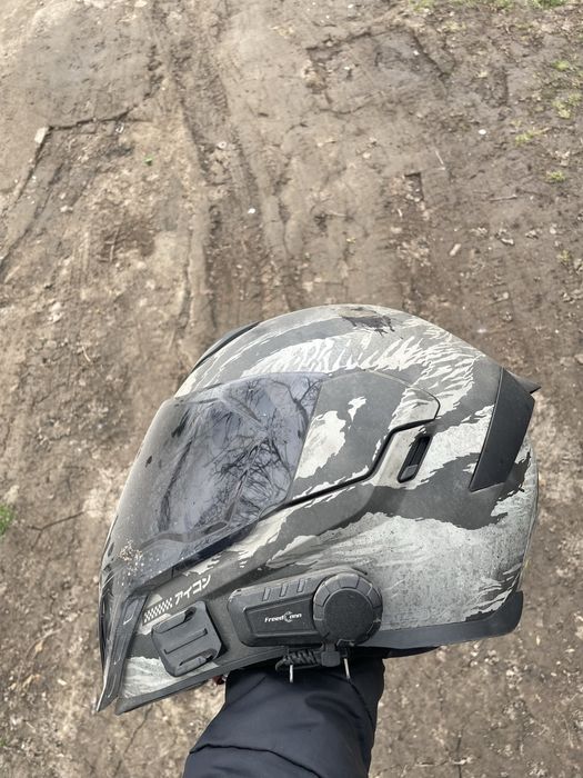 Шлем ICON с гарнитурой