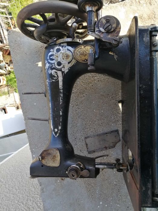 Стара немска ръчна шевна машина