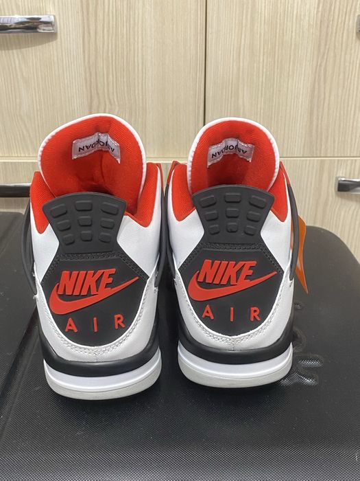 Nike Air Jordan 4 Fire Red