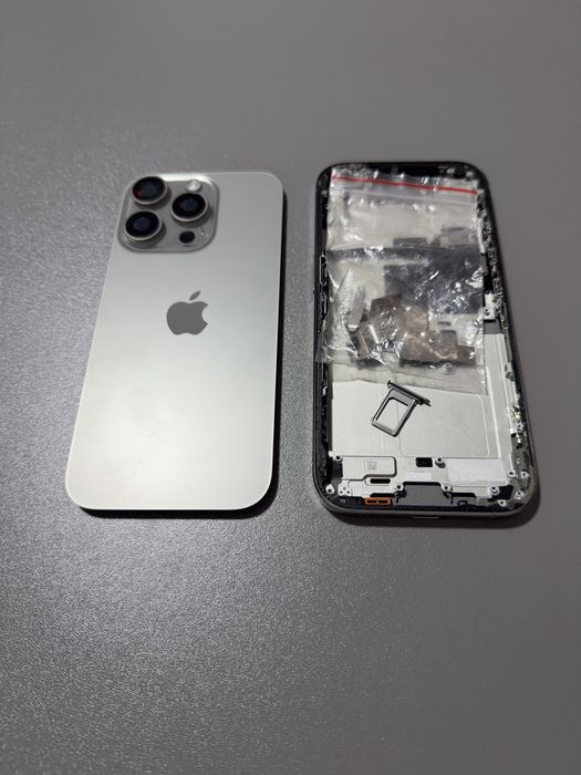 Stica spate si rama originala impecabila Iphone 16 pro