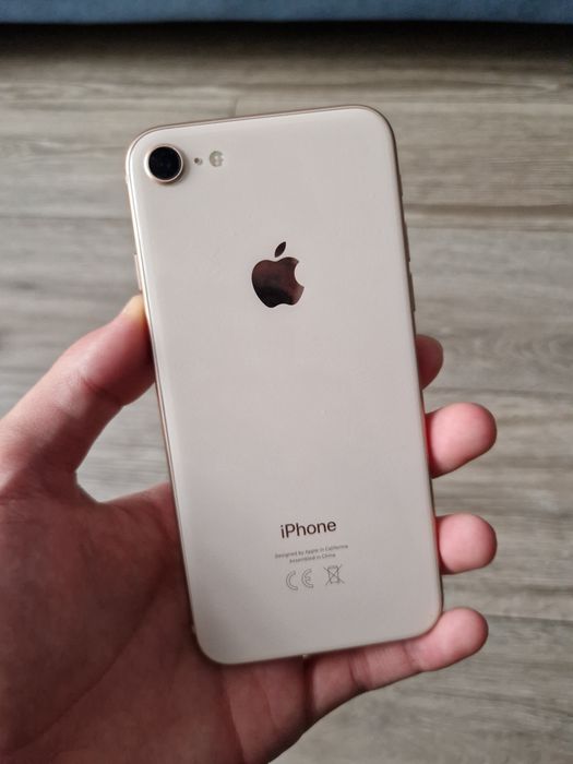 iPhone 8 64гб в хорошем состоянии