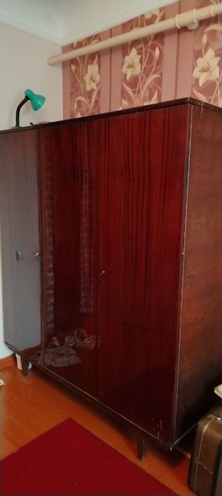 Продам шифоньер б/у