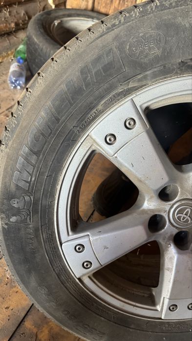 Продам летние шины Michelin с дисками R18