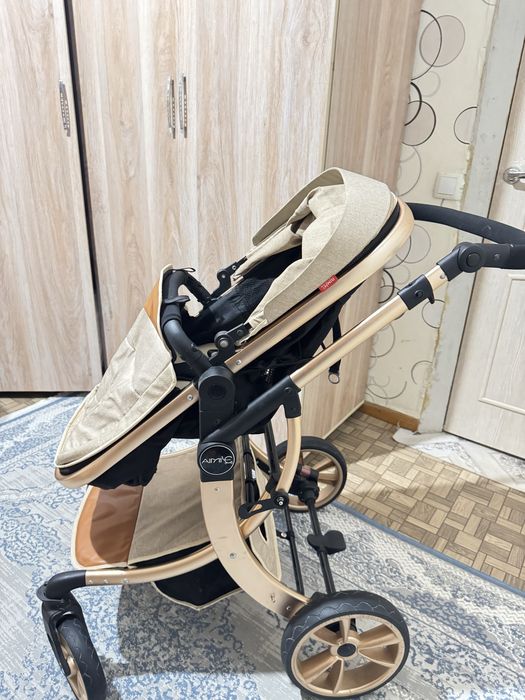 Коляска для детей и новорожденных