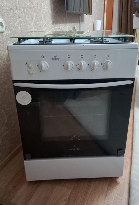 Продам холодильник и газовую плиту