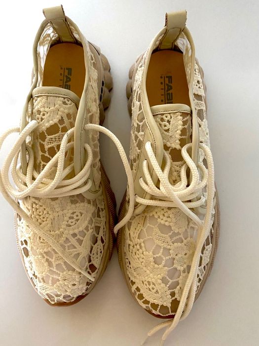 Дамски спортни обувки -нови