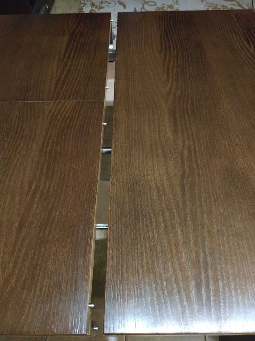 Продам стол, массив дуба.